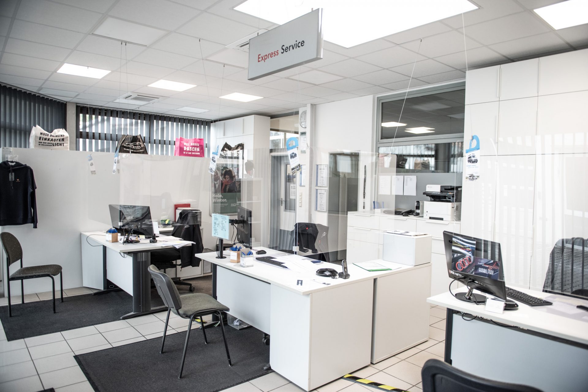Pia Autopflegezentrum Dachau Gmbh & Co Kg Team - Auto Stock GmbH & Co. KG - 08131 / 36590 - Dachau